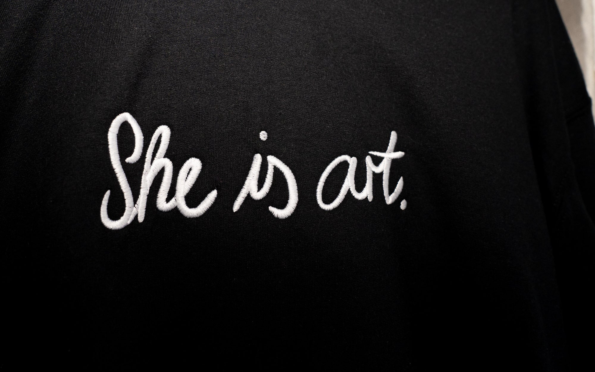 “She is art” – Unisex Hoodie with Embroidery